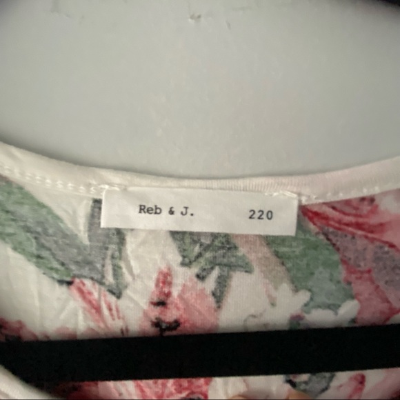 NeeSee’s Dresses Reb & J 220 - Picture 6 of 6